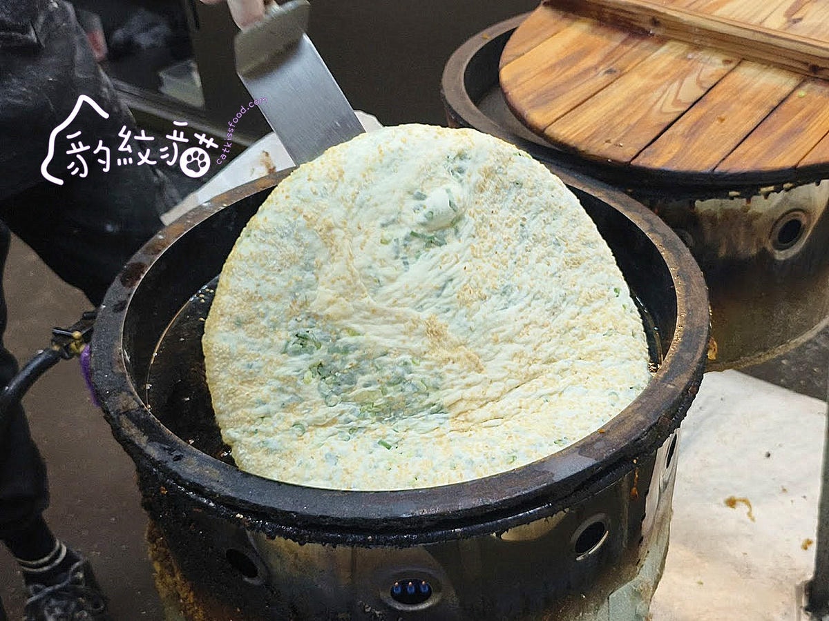 小食幷蔥小餅 想吃大里內新黃昏市場蔥花滿滿的大餅,號碼牌先抽起來! - 第8張圖 Img 135101 副本