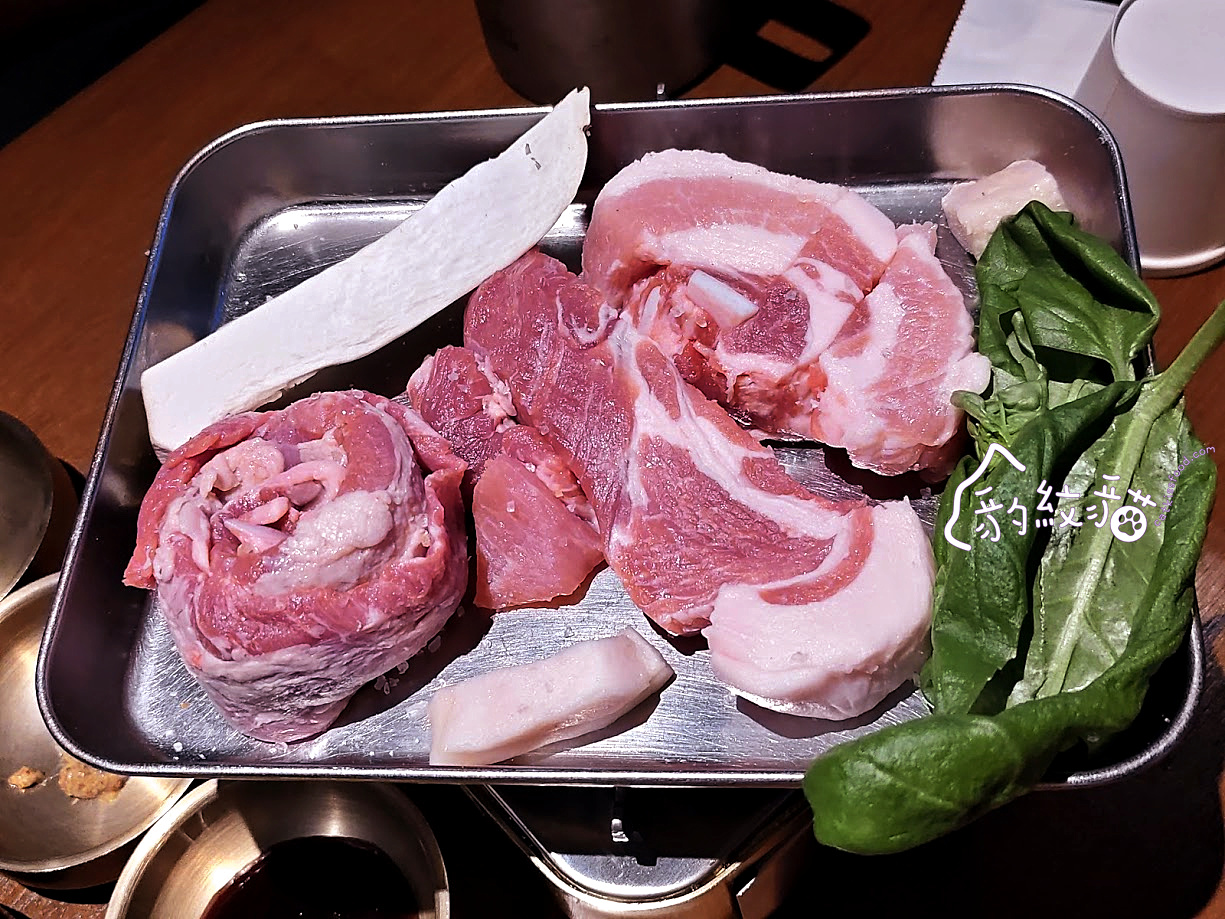 雪夜覓설야멱 釜山西面藍絲帶烤肉,專人代烤美味超享受,小菜湯品一級棒 - 第14張圖 IMG 213113 副本