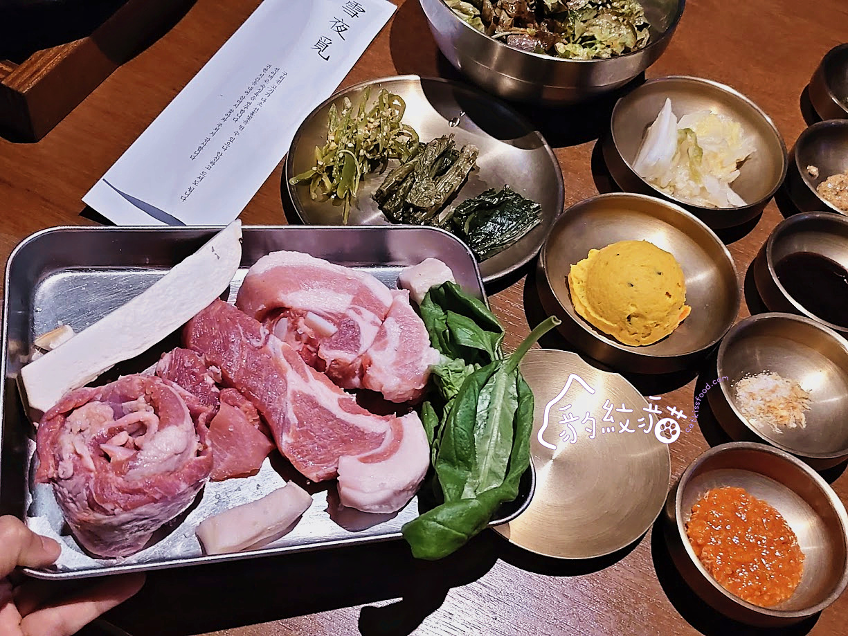 雪夜覓설야멱 釜山西面藍絲帶烤肉,專人代烤美味超享受,小菜湯品一級棒 - 第1張圖 IMG 213129 副本