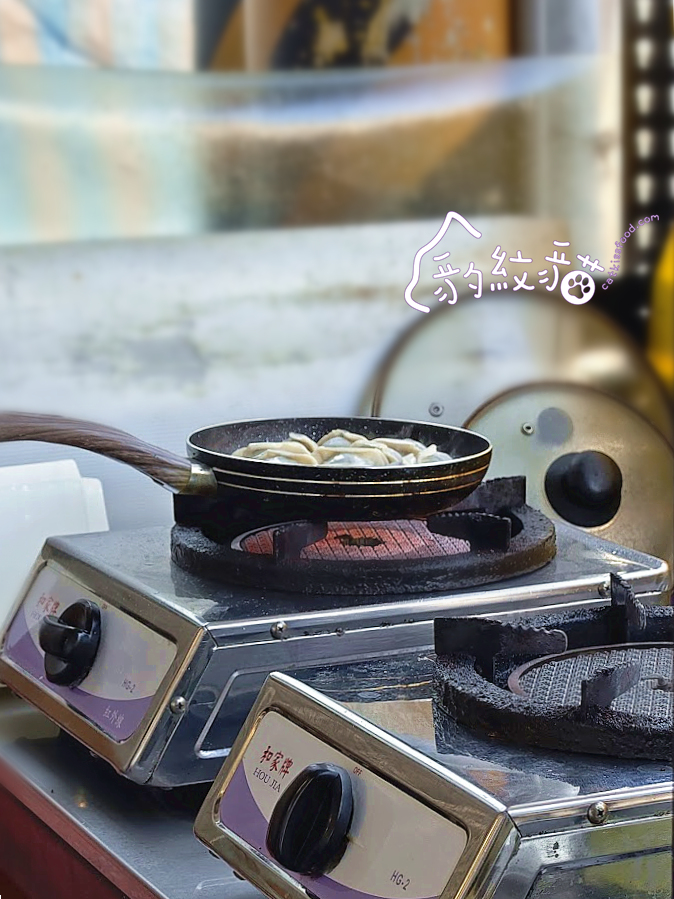 華ㄟ煎餃 中興大學附近精品煎餃，吃過知道它的好，美味值得售價高。