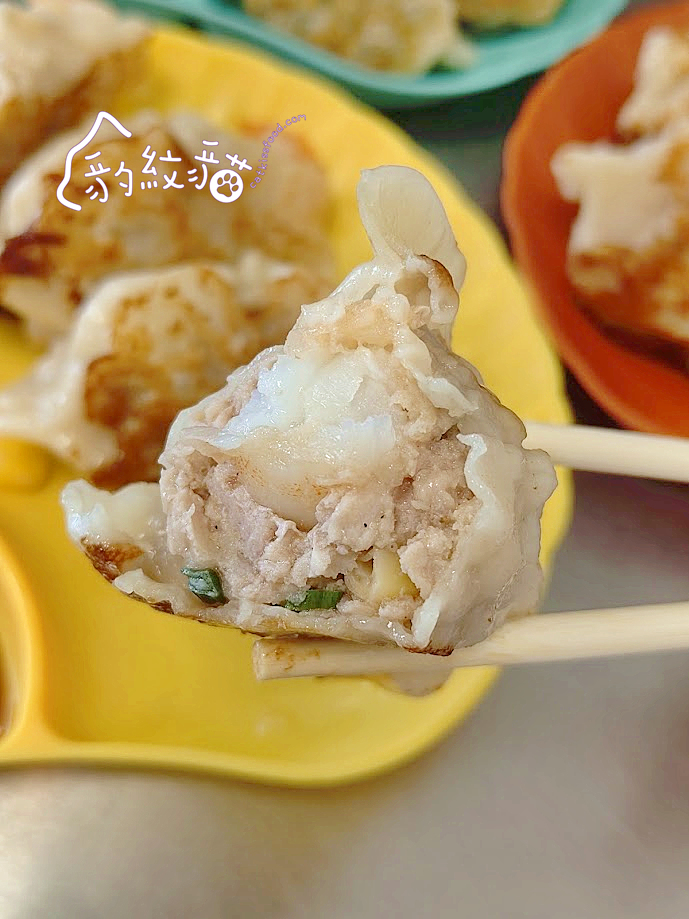 華ㄟ煎餃 中興大學附近精品煎餃，吃過知道它的好，美味值得售價高。