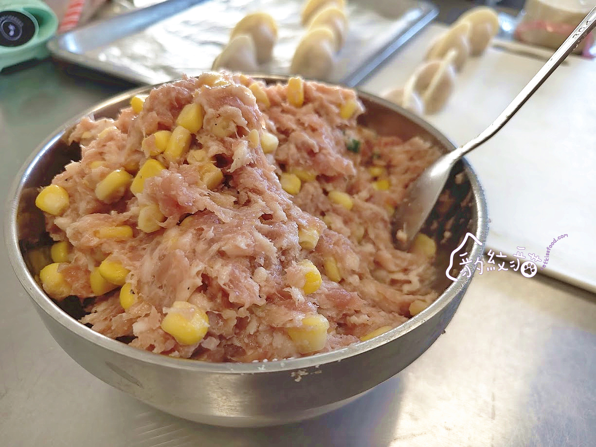 華ㄟ煎餃 中興大學附近精品煎餃，吃過知道它的好，美味值得售價高。