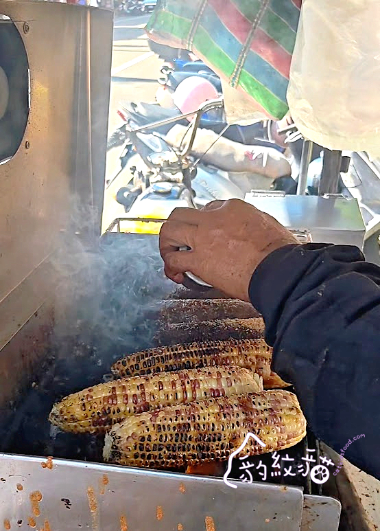 順記手工炭烤玉米 員林神出鬼沒的美味餐車，打電話真人定位最快