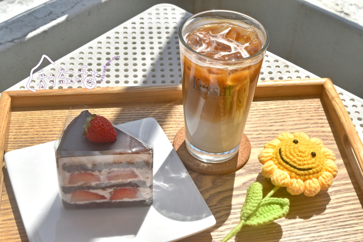 Lessai르쎄 到白色小屋喝咖啡賞櫻，溫泉川美櫻舞春光