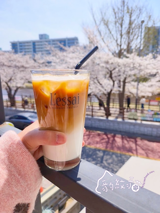 Lessai르쎄 到白色小屋喝咖啡賞櫻,溫泉川美櫻舞春光 - 第11張圖 Lessai르쎄 到白色小屋喝咖啡賞櫻,溫泉川美櫻舞春光