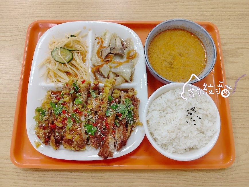 泰鮮美 有媽媽味的泰式料理食堂，椒麻雞腿飯開胃好吃，價格超佛心