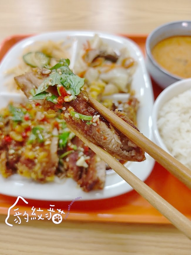 泰鮮美 有媽媽味的泰式料理食堂，椒麻雞腿飯開胃好吃，價格超佛心