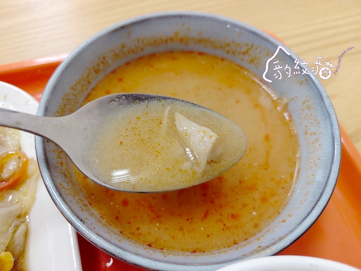 泰鮮美 有媽媽味的泰式料理食堂，椒麻雞腿飯開胃好吃，價格超佛心