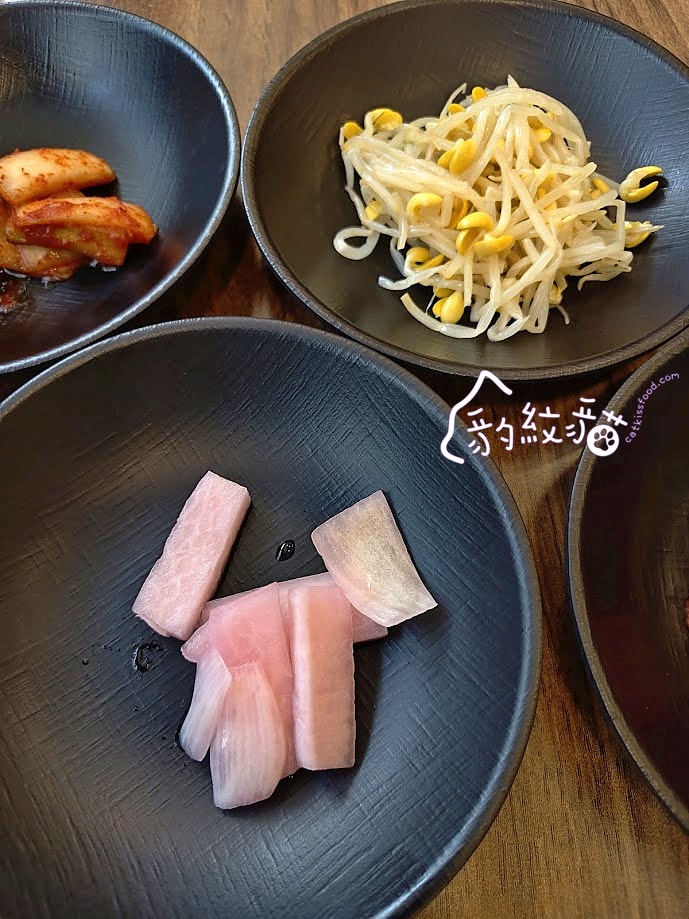 고향소갈비찜故鄉牛排骨 釜山東萊站的人氣美食，辣燉牛排骨辛香鮮嫩好下飯
