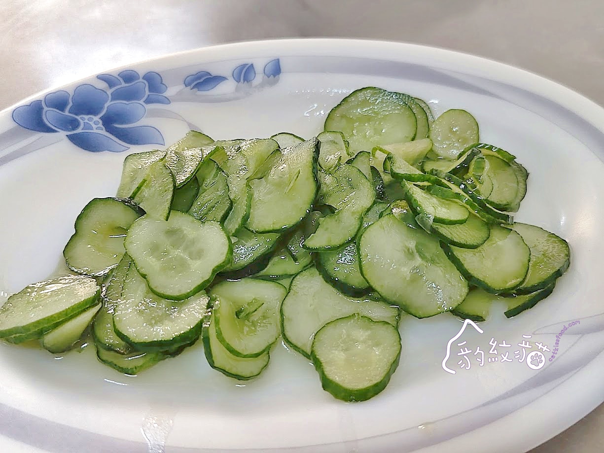 麗卿陽春麵 巷弄美食不陽春，招牌餛飩必點，小菜美味有特色