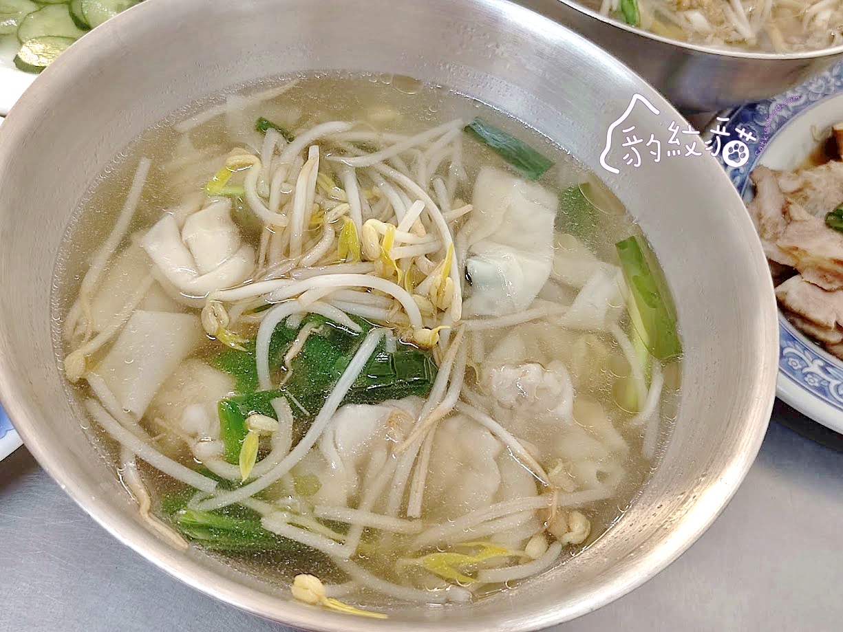 麗卿陽春麵 巷弄美食不陽春，招牌餛飩必點，小菜美味有特色