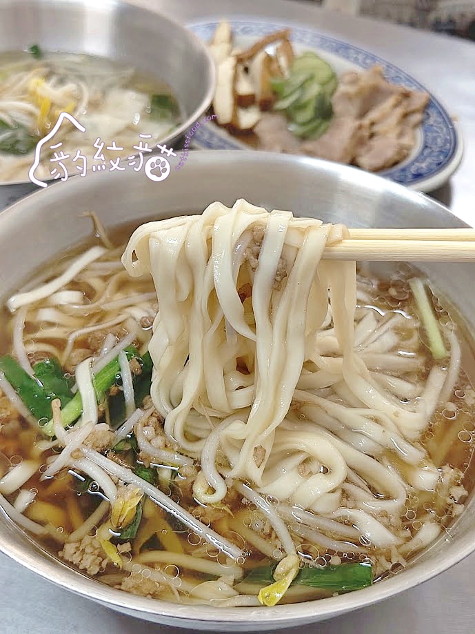 麗卿陽春麵 巷弄美食不陽春，招牌餛飩必點，小菜美味有特色