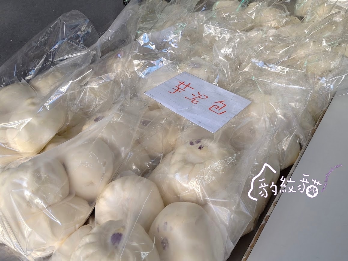 長興包子饅頭屋 老麵製作、平價好吃的饅頭與包子，一袋袋提著走
