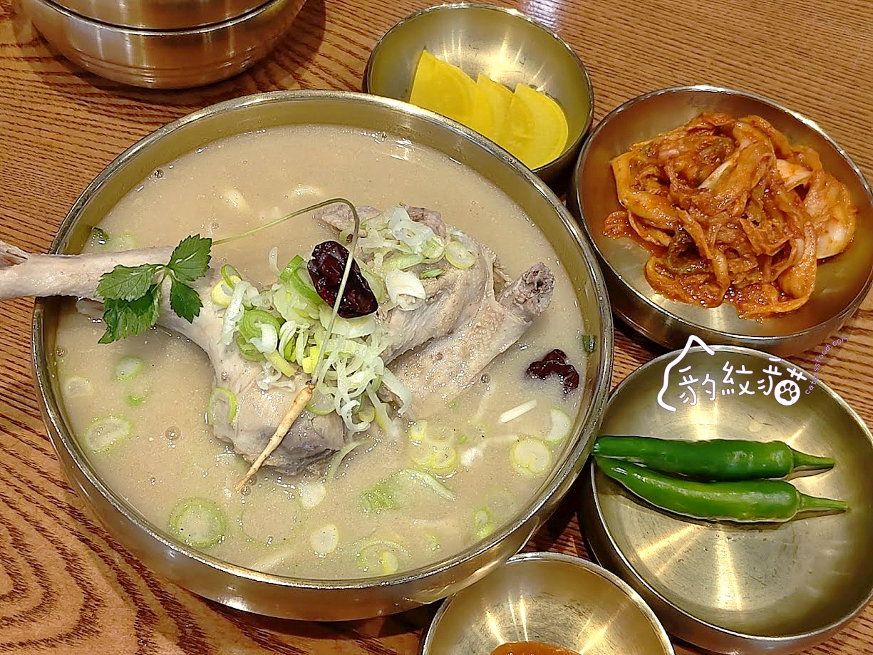 현풍닭칼국수서 서면점玄風雞絲刀削麵 西面店 蔘雞湯濃香舒爽，麵條滑Q，還有米飯愛相隨，Running Man推薦美食