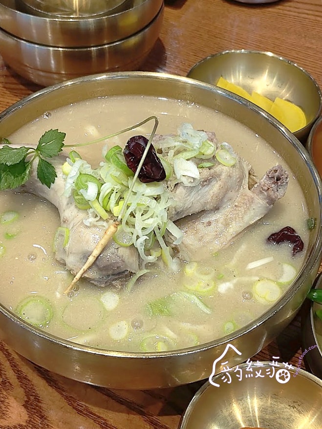 현풍닭칼국수서 서면점玄風雞絲刀削麵 西面店 蔘雞湯濃香舒爽，麵條滑Q，還有米飯愛相隨，Running Man推薦美食