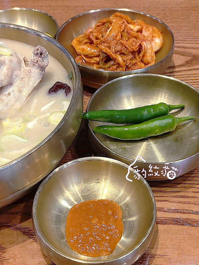현풍닭칼국수서 서면점玄風雞絲刀削麵 西面店 蔘雞湯濃香舒爽，麵條滑Q，還有米飯愛相隨，Running Man推薦美食
