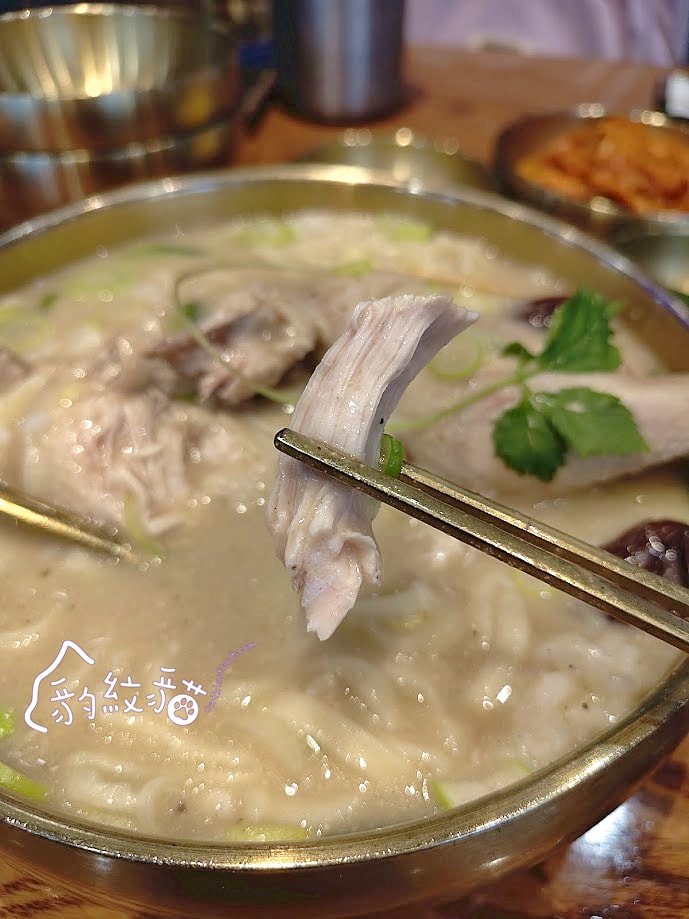현풍닭칼국수서 서면점玄風雞絲刀削麵 西面店 蔘雞湯濃香舒爽，麵條滑Q，還有米飯愛相隨，Running Man推薦美食
