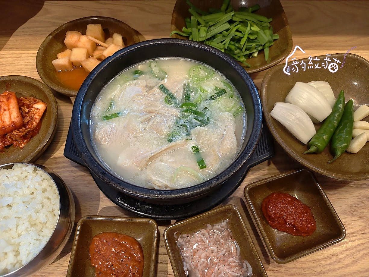 수변최고돼지국밥 水邊最高豬肉湯飯 韓國人排隊也要吃，湯頭讚，豬肉鮮，一吃難忘
