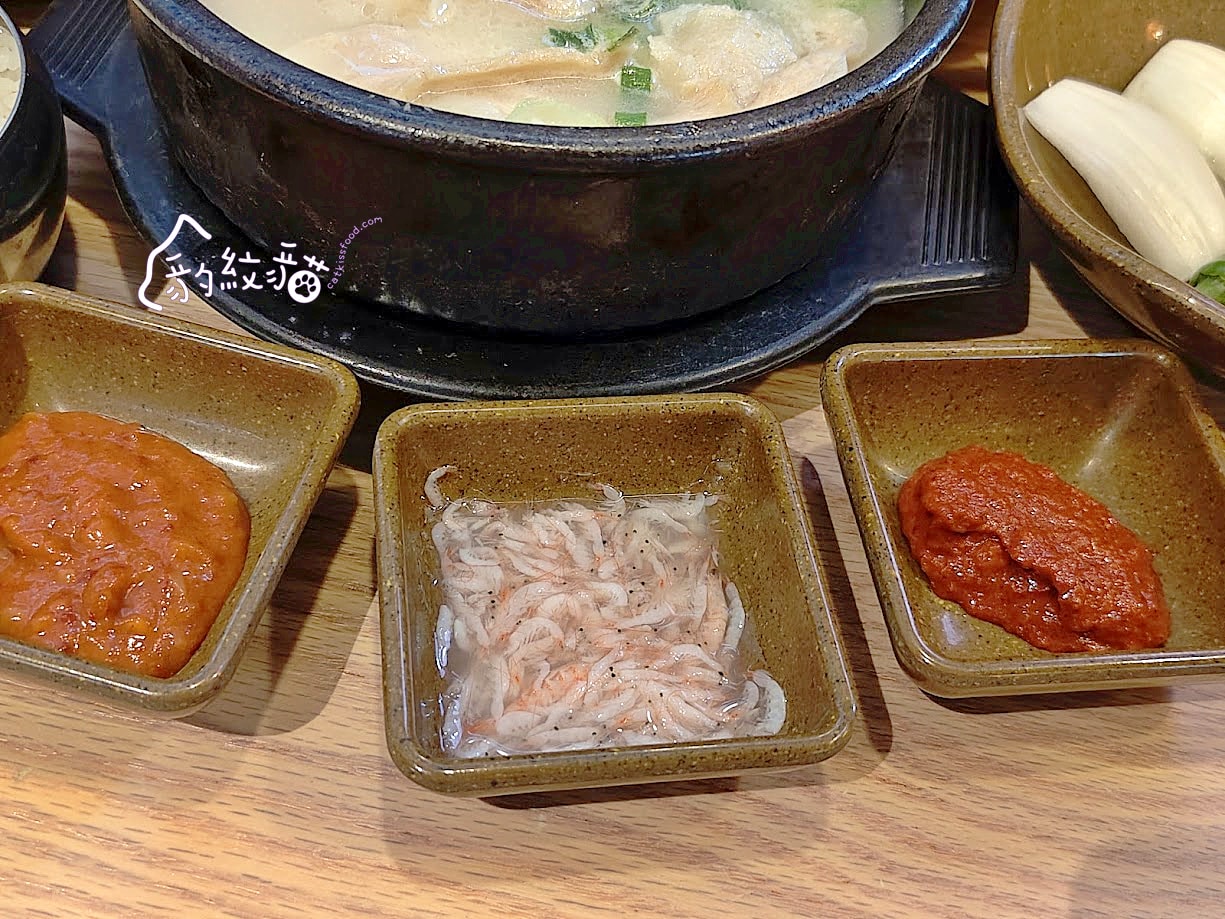 수변최고돼지국밥 水邊最高豬肉湯飯 韓國人排隊也要吃，湯頭讚，豬肉鮮，一吃難忘
