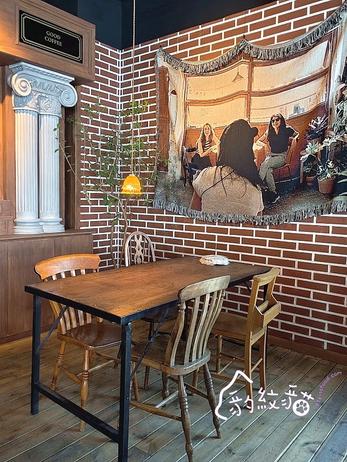 프랭크커핀바frank coffin bar 微醺酒吧風的海景咖啡店，彷彿走進復古電影場景
