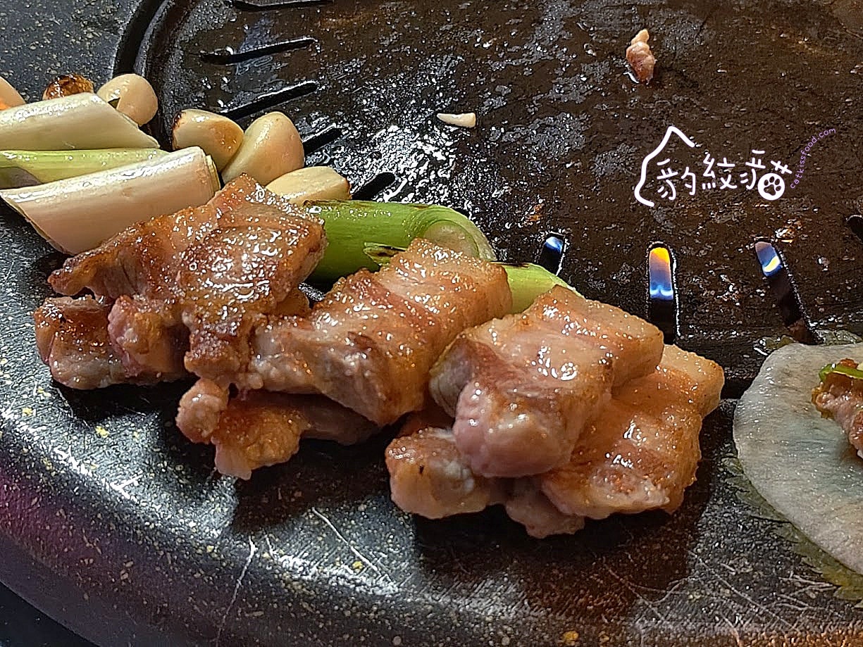 안쪽쪽갈비內側排骨 吮指回味不夠看，大口吃肉就是讚！釜山烤肋排新選擇~