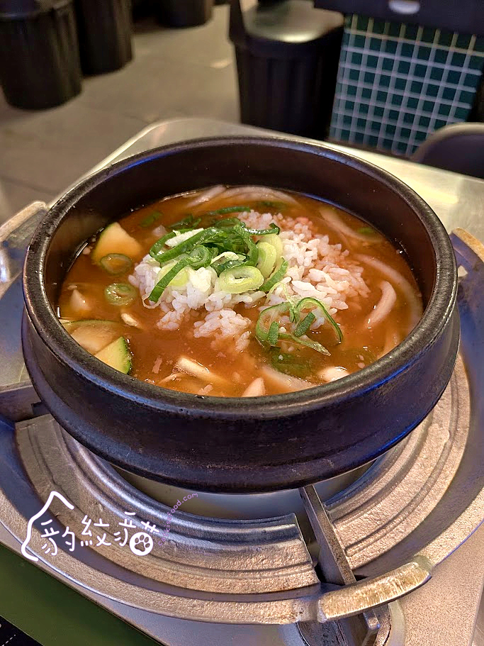 真心豬진심돈 서면점 藍絲帶認證，綜合招牌肉盤一吃三享，專人代烤，份量超霸氣！