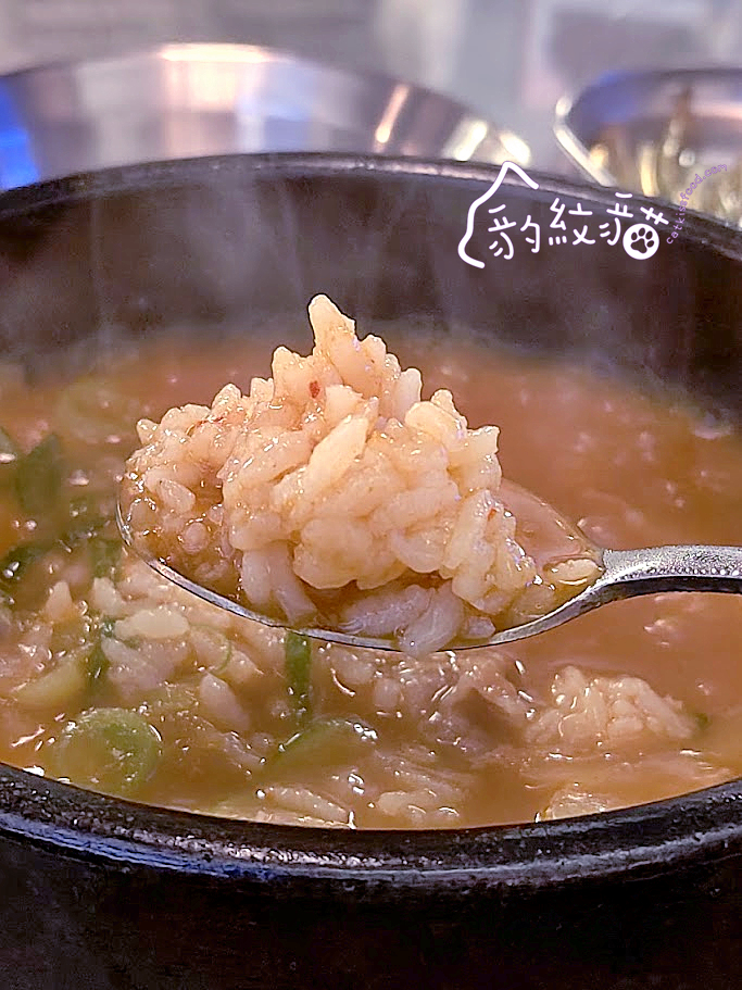 真心豬진심돈 서면점 藍絲帶認證，綜合招牌肉盤一吃三享，專人代烤，份量超霸氣！