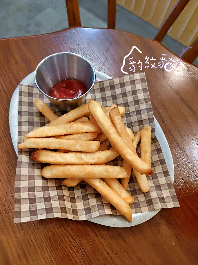 Eiyo Brunch賀賀營養合作社 花壇復古風人氣早午餐，手作三明治與漢堡高質感好滋味。