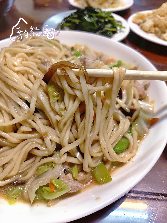 阿珠阿花的店 在地人的隱藏版廚房，料多實在省荷包，炒飯炒麵滋味好